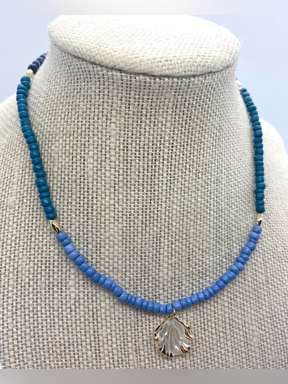 Blue Ombré Gold Choker Beaded Necklace with White Gold Shell Charm Boho Festival - Picture 11 of 11